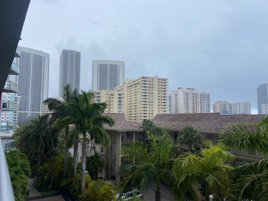 Beachwalk Studio Apmt 2 Beds, Amazing Views 2010B Hallandale Beach Extérieur photo